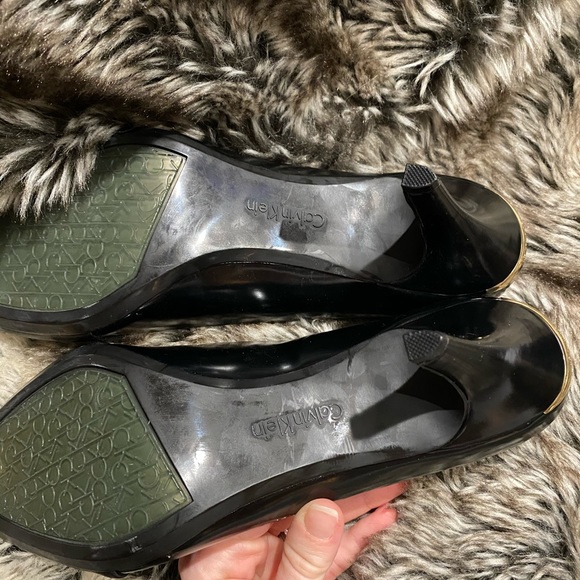 Calvin Klein - Picture 2 of 3